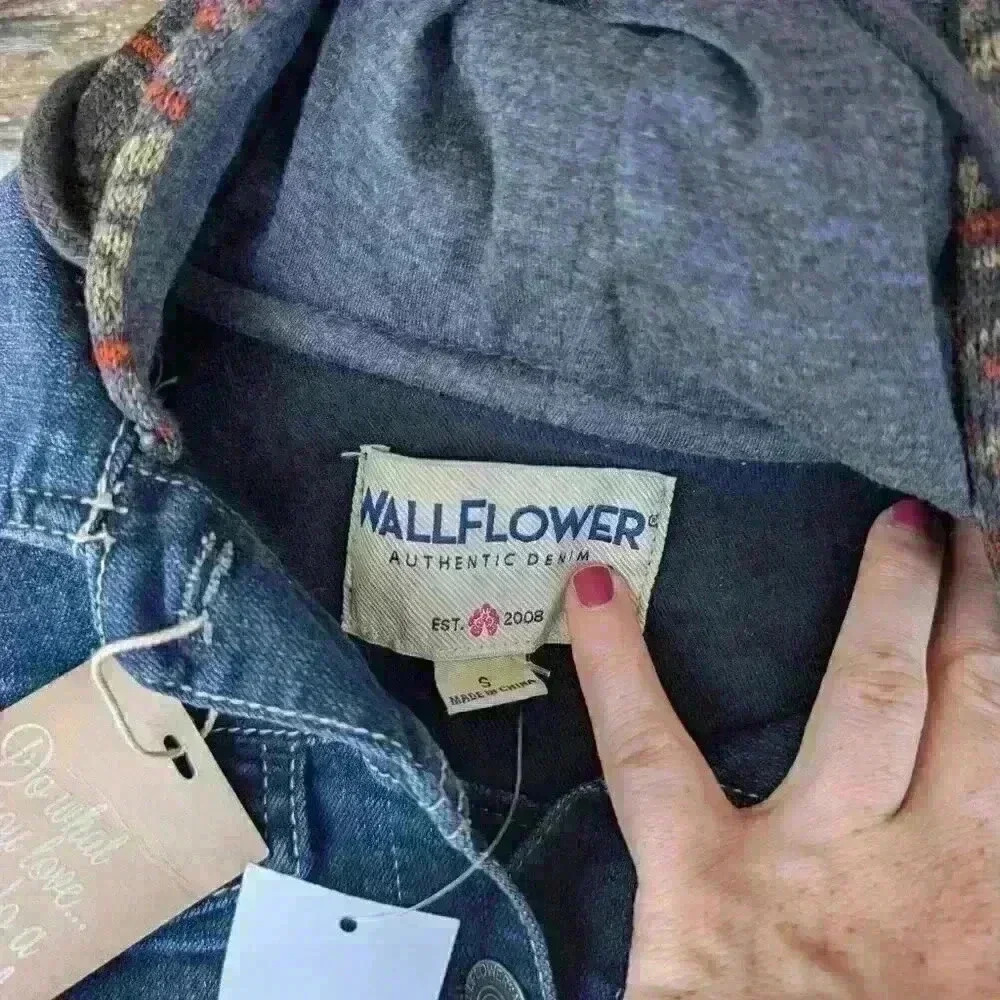 Wallflower NWT jean and fleece hoodie jacket size small - Picture 3 of 4